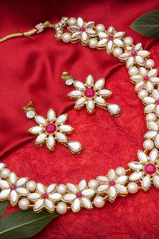 multicolor Traditinal Gold Plated Alloy Necklace