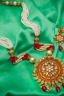 multicolor Traditinal Gold Plated Alloy Necklace