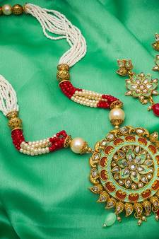 multicolor Traditinal Gold Plated Alloy Necklace