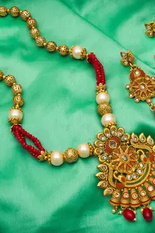 multicolor Traditinal Gold Plated Alloy Necklace