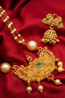 multicolor Traditinal Gold Plated Alloy Necklace