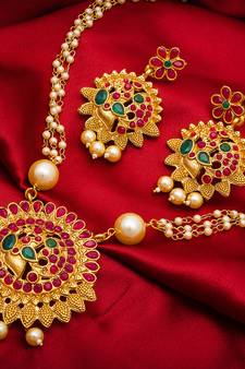 multicolor Traditinal Gold Plated Alloy Necklace