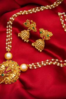 multicolor Traditinal Gold Plated Alloy Necklace