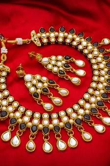 multicolor Traditinal Gold Plated Alloy Necklace