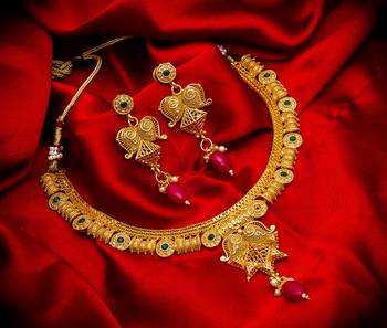 multicolor Traditinal Gold Plated Alloy Necklace 1