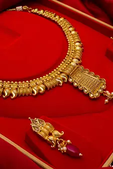 multicolor Traditinal Gold Plated Alloy Necklace