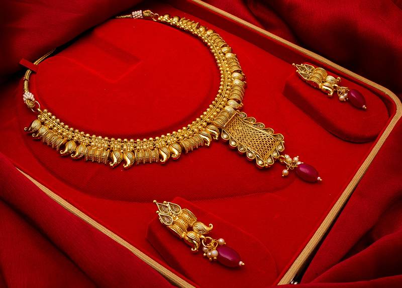 multicolor Traditinal Gold Plated Alloy Necklace