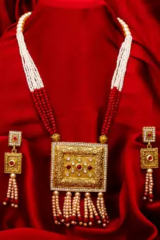 multicolor Traditinal Gold Plated Alloy Necklace