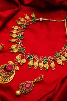 multicolor Traditinal Gold Plated Alloy Necklace