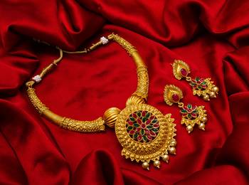 multicolor Traditinal Gold Plated Alloy Necklace 1