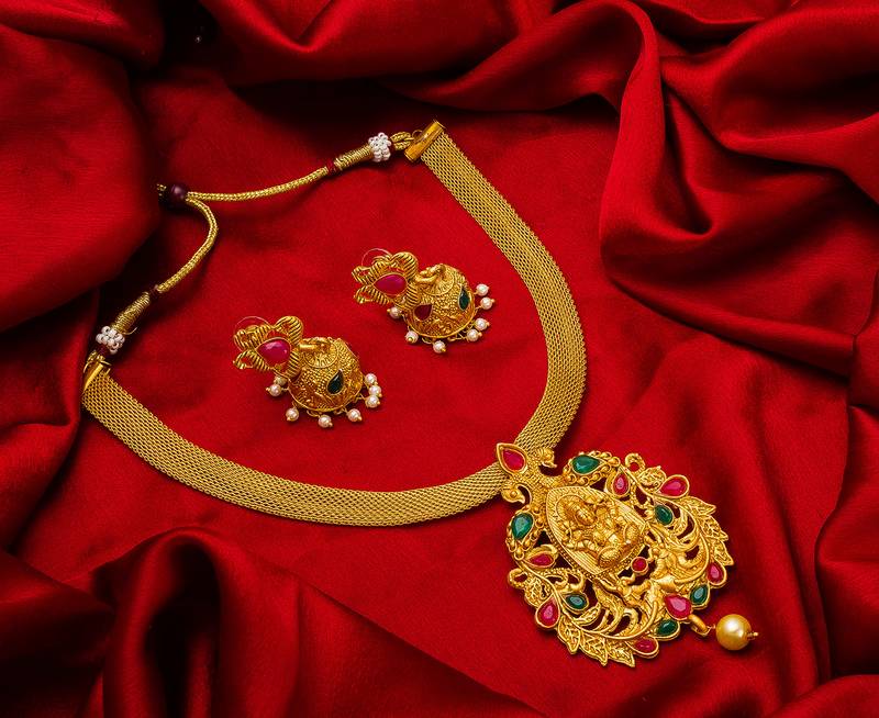multicolor Traditinal Gold Plated Alloy Necklace