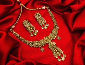 multicolor Traditinal Gold Plated Alloy Necklace 1