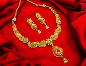 multicolor Traditinal Gold Plated Alloy Necklace 1