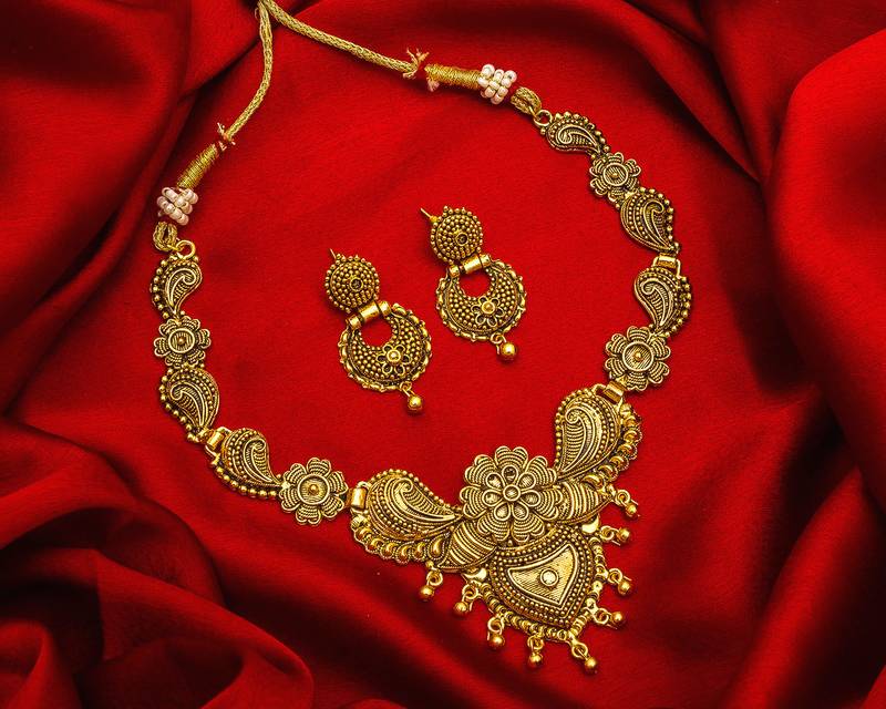 multicolor Traditinal Gold Plated Alloy Necklace