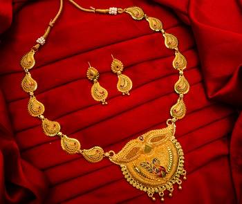 multicolor Traditinal Gold Plated Alloy Necklace 1