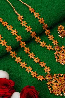 multicolor Traditinal Gold Plated Alloy Necklace