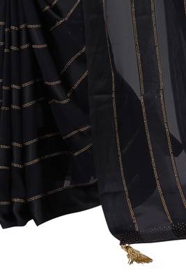 Black plain georgette saree with blouse 3