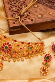 multicolor Traditinal Gold Plated Alloy Necklace