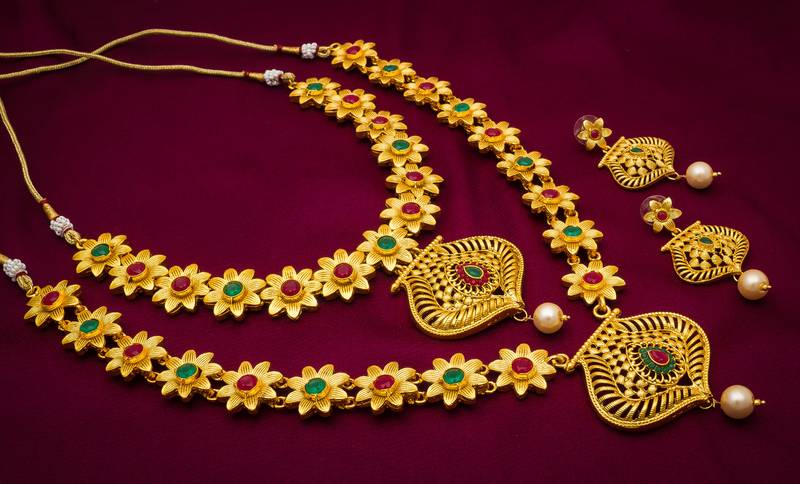 multicolor Traditinal Gold Plated Alloy Necklace