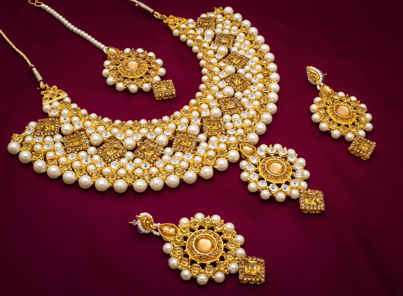 multicolor Traditinal Gold Plated Alloy Necklace