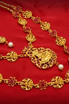 multicolor Traditinal Gold Plated Alloy Necklace