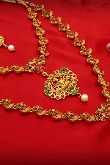 multicolor Traditinal Gold Plated Alloy Necklace