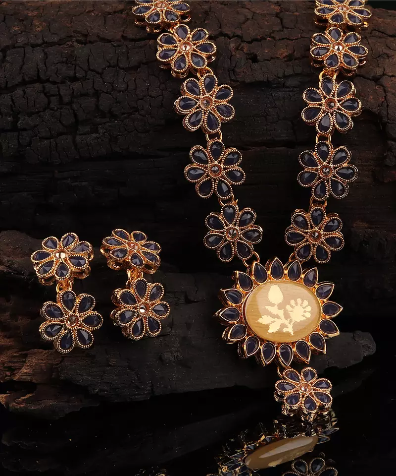 Black Gold plated Stone Studded  Necklace Set