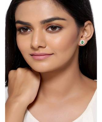 Emerald Ovate studs in 925 silver 1