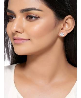 Sparkling Star studs in 925 silver 1