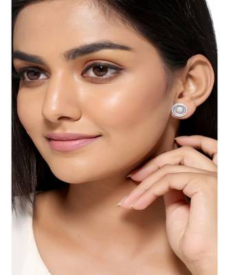 Contemporary Halo studs in 925 silver 1