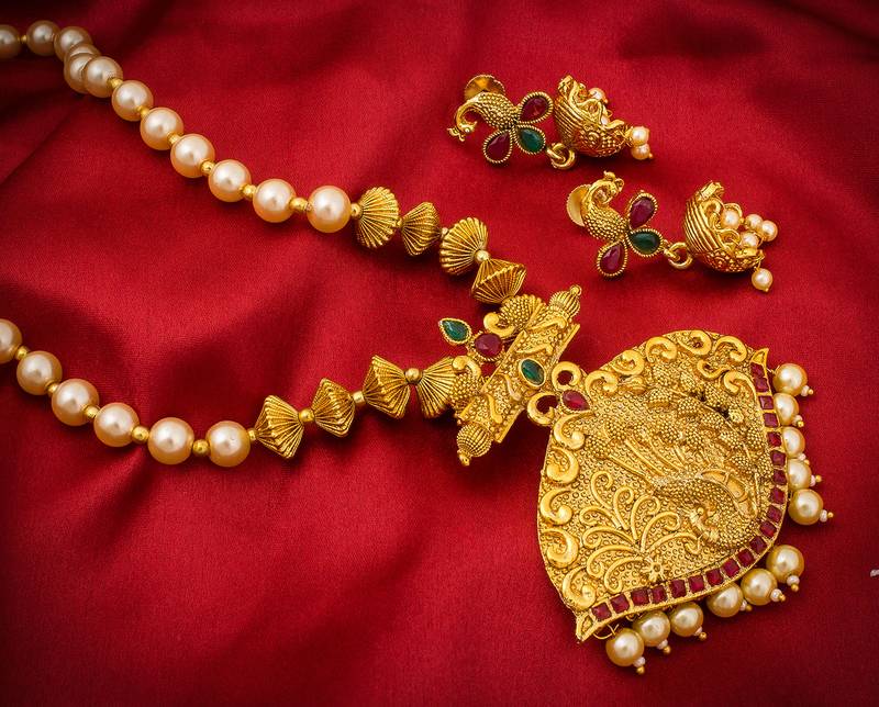 multicolor Traditinal Gold Plated Alloy Necklace