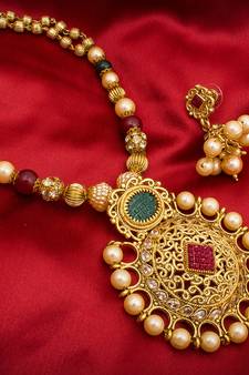 multicolor Traditinal Gold Plated Alloy Necklace