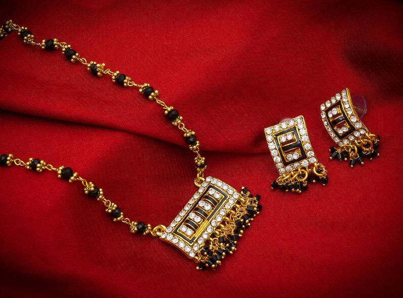 multicolor Traditinal Gold Plated Alloy Necklace