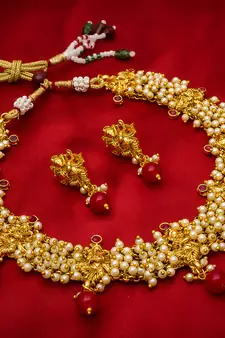 multicolor Traditinal Gold Plated Alloy Necklace