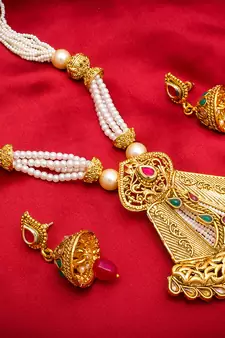 multicolor Traditinal Gold Plated Alloy Necklace