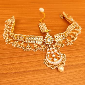 White maang-tikka 1
