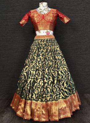 Dark Green Banarasi Jaquard Bridal Lehenga 2