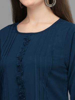 Blue embroidered polyester crop-tops 3