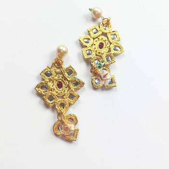 Gold Plated AD Kundan Pendant Black Layered Necklace  Set and matching Earrings for Women and Girls. 4