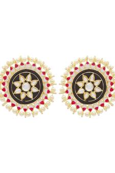 Black kundan Yellow Gold Alloy   pair of Earring