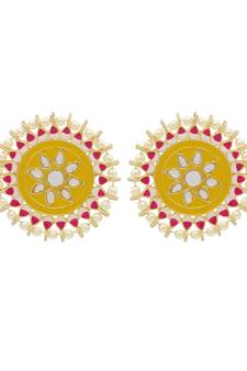 Yellow kundan Yellow Gold Alloy   pair of Earring