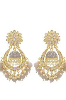 Grey kundan Yellow Gold Alloy   pair of Earring