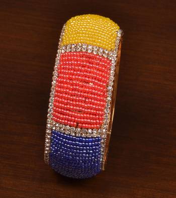 Gold plated zircon and seed beads embellished bracelet BD550 1