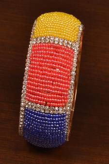 Gold plated zircon and seed beads embellished bracelet BD550