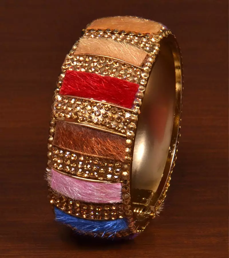 Gold plated feather and zircon embellished bracelet BD554