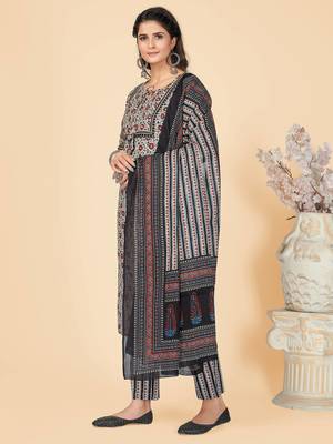 Beige Hand Work Cotton Straight Stitched Kurta Pant With Dupatta 4