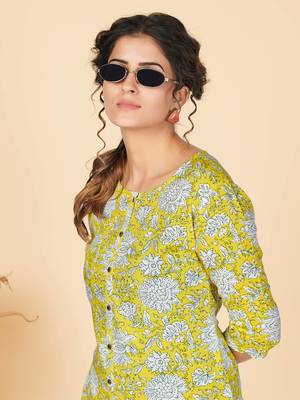 Parrot Green Printed Rayon Straight Stitched Kurta 6
