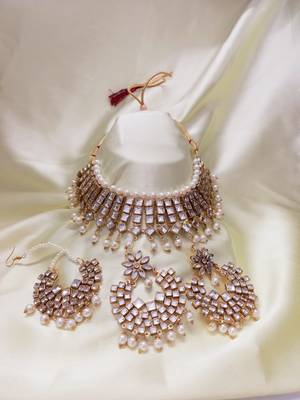 White necklaces 1