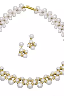 White pearl necklaces