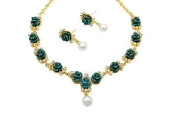 Green necklaces 1